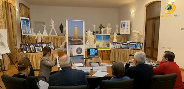 The projects of the statue of Jesus presented from abroad were discussed with video call